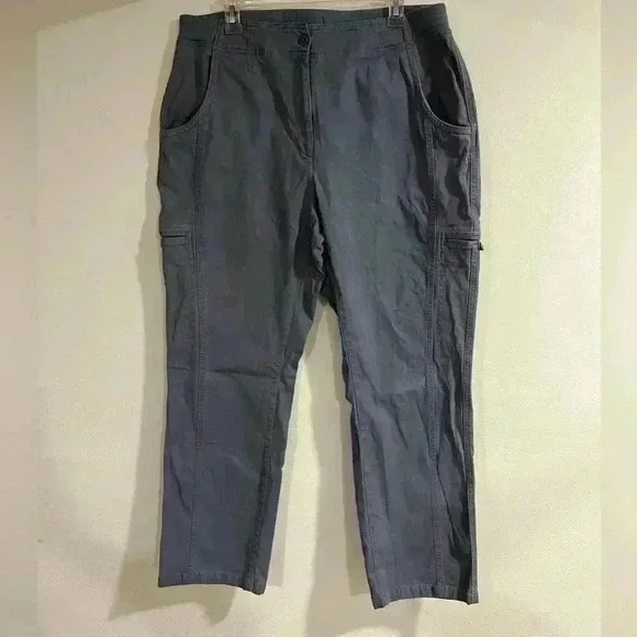 L. L. Bean blue pants size 16 in women's. Casual great condition like new - Picture 2 of 6